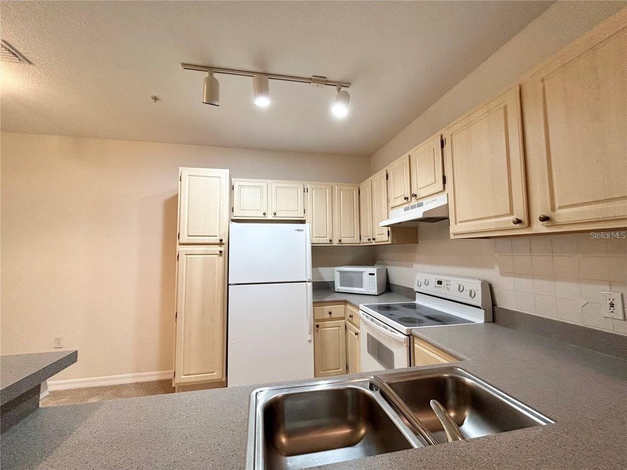 1515 Legacy Club Dr #1515 - Photo 7 of 19