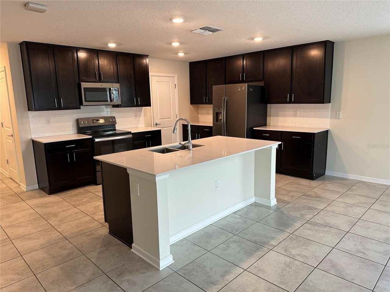 4427 Blackbird St - Photo 5 of 26