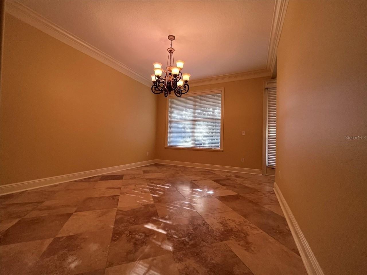 1302 Michigan Ave - Photo 3 of 17