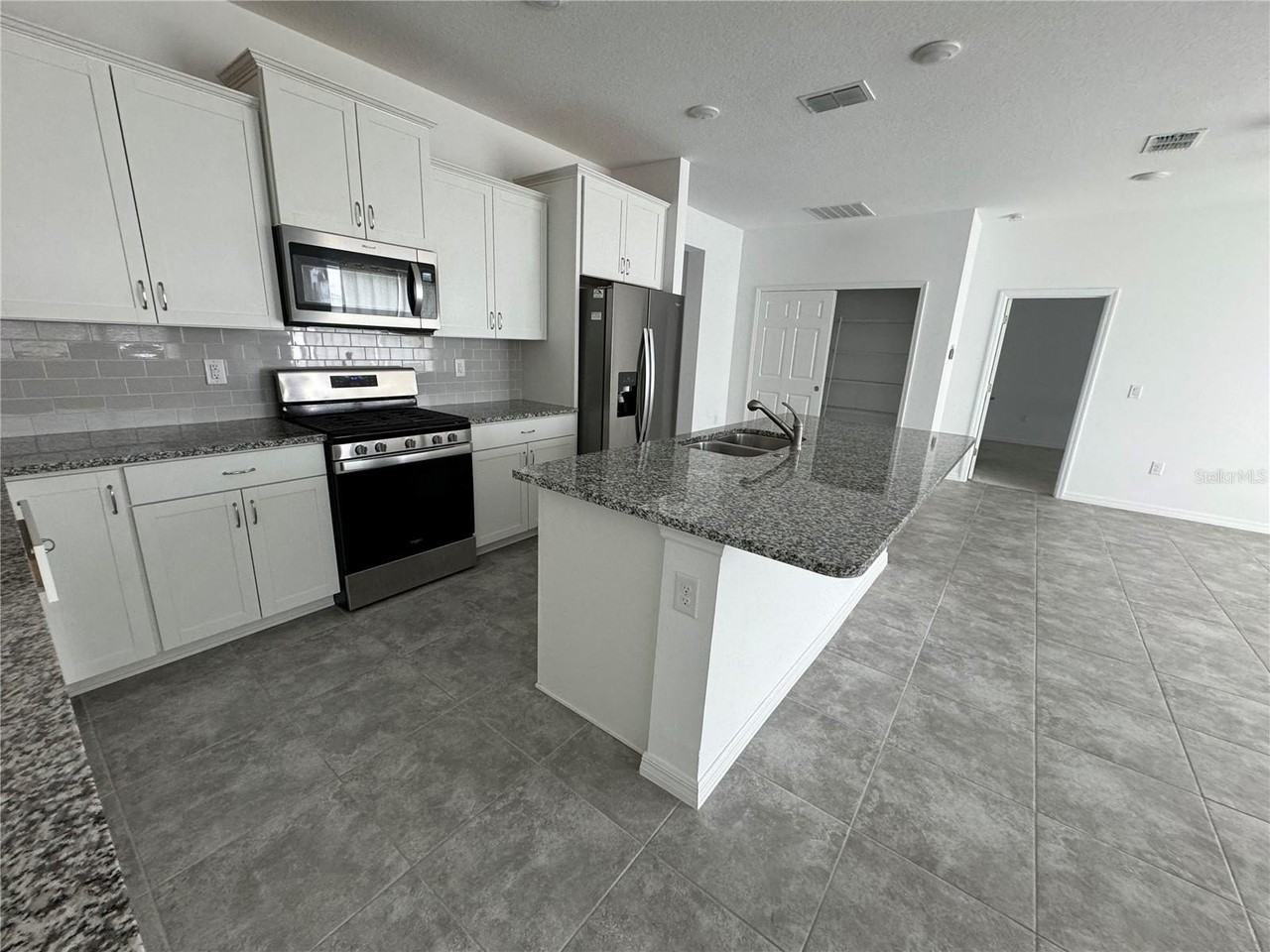 6425 Sw 78th Avenue Rd - Photo 5 of 13