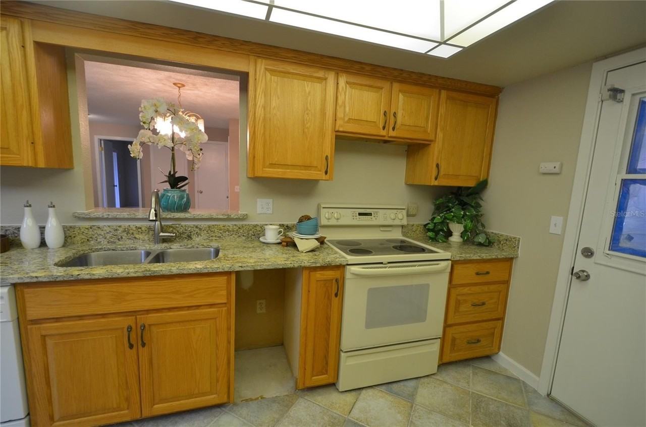 5057 Bermuda Cir #15 - Photo 6 of 23