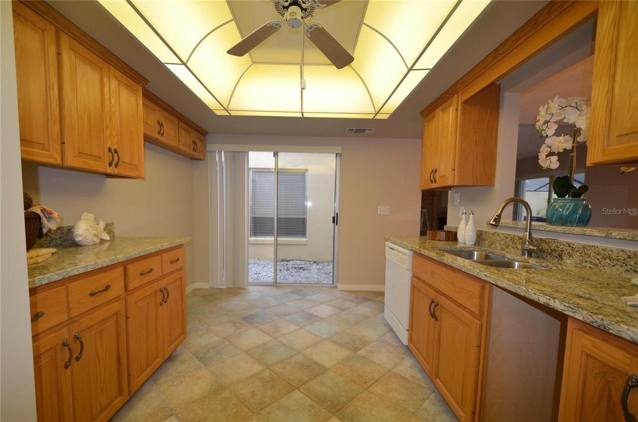 5057 Bermuda Cir #15 - Photo 7 of 23