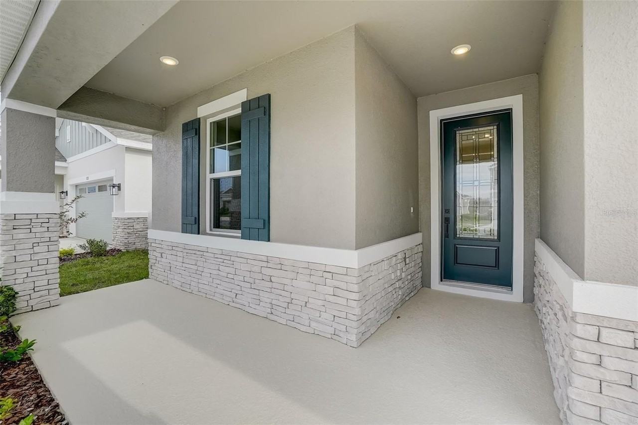 1016 Griffon Ave - Photo 5 of 48