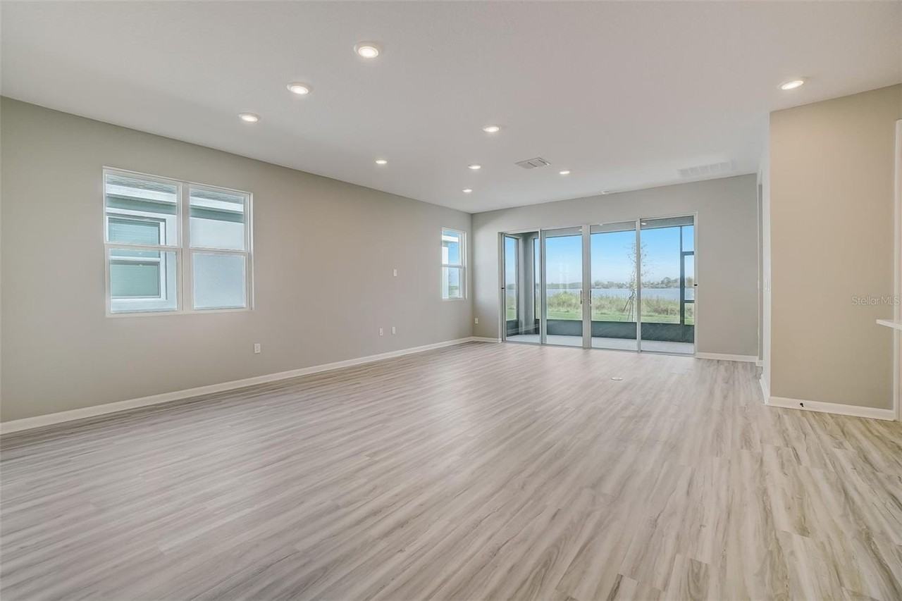 1016 Griffon Ave - Photo 7 of 48