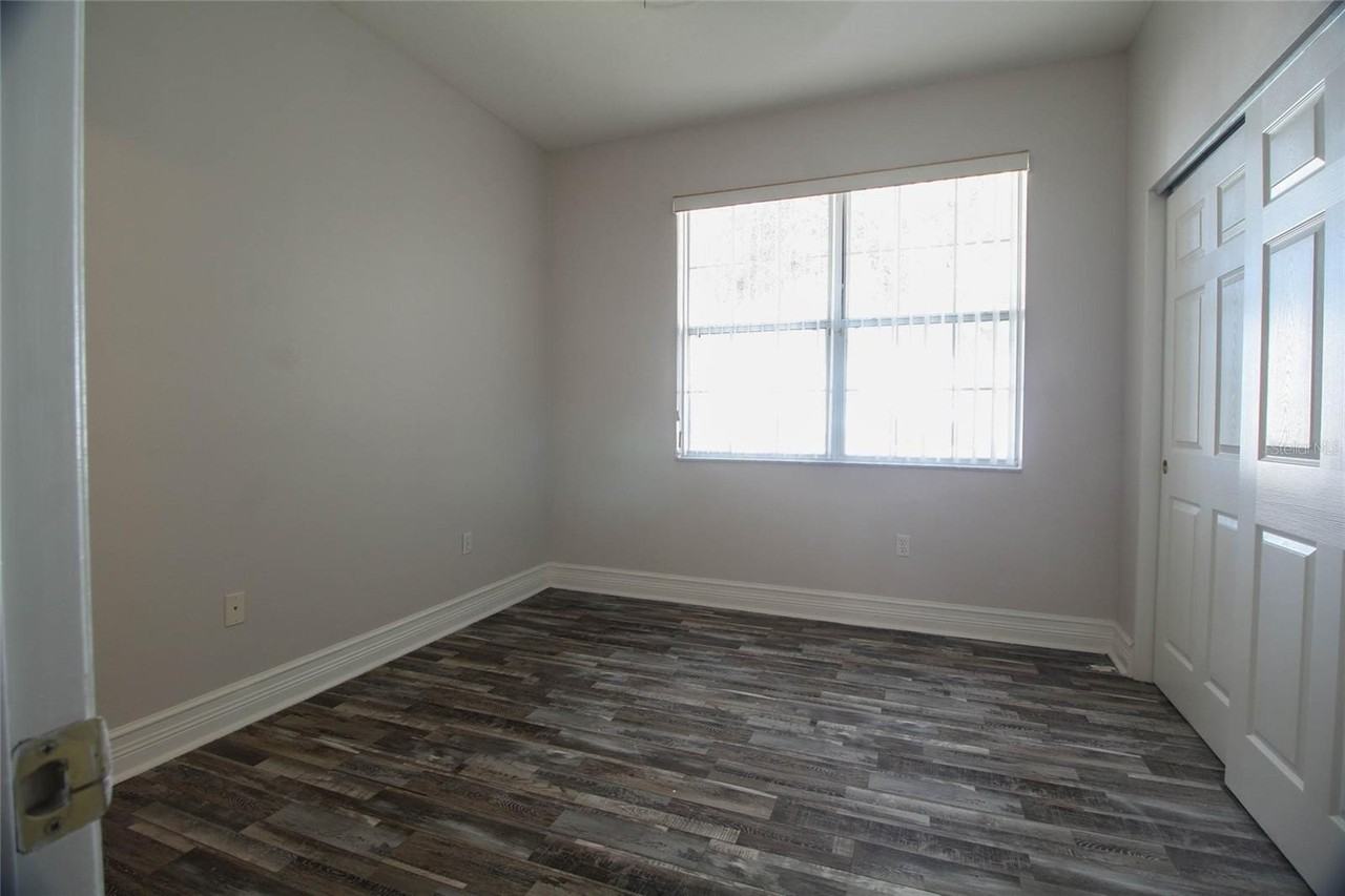 2706 Portchester Ct - Photo 4 of 18