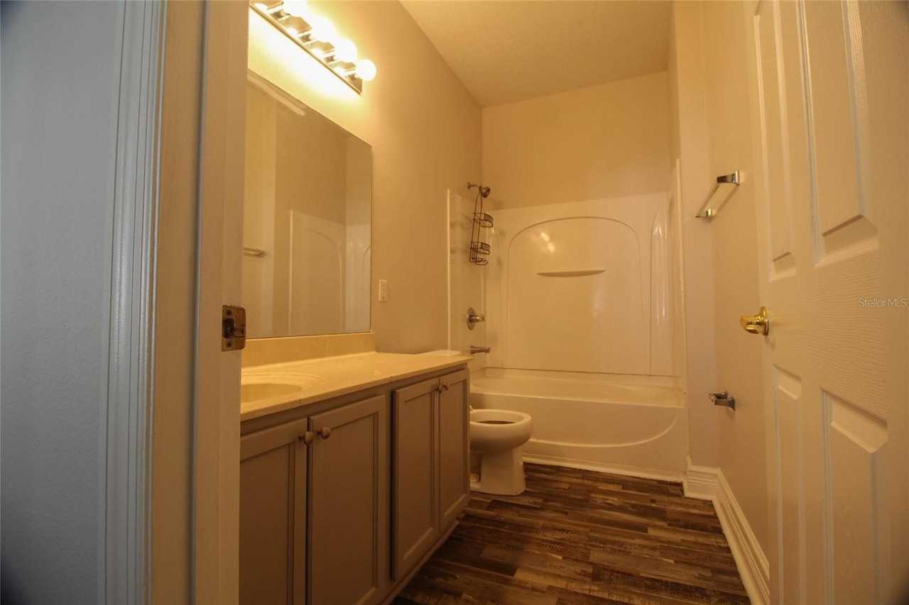 2706 Portchester Ct - Photo 5 of 18