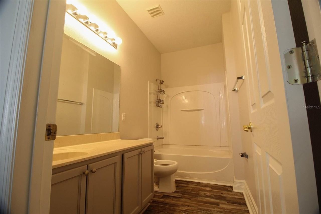 2706 Portchester Ct - Photo 6 of 18