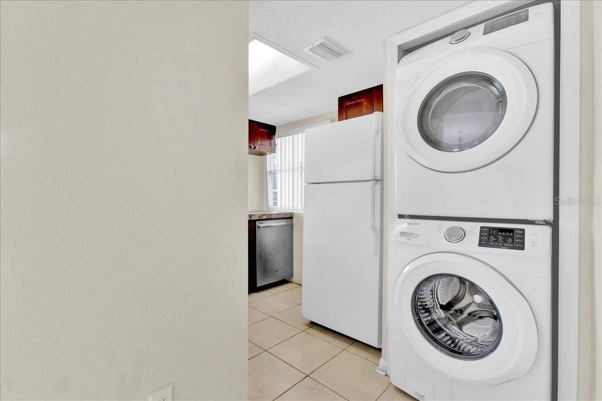 271 Caribbean Dr - Photo 3 of 16