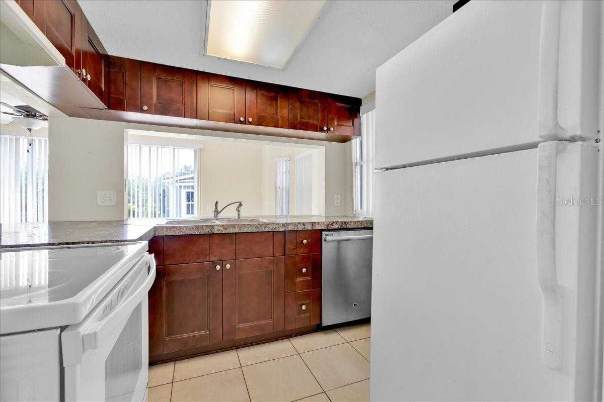 271 Caribbean Dr - Photo 4 of 16