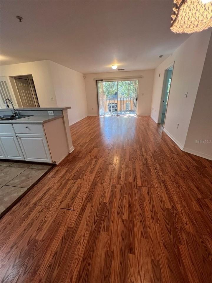 5471 Vineland Rd #7209 - Photo 4 of 37