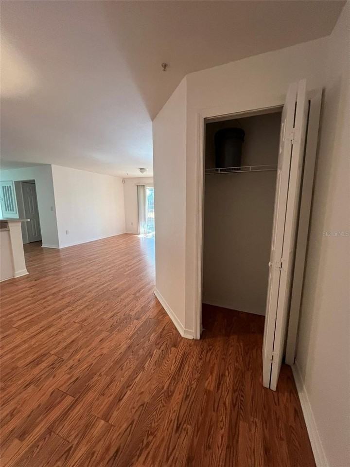 5471 Vineland Rd #7209 - Photo 5 of 37