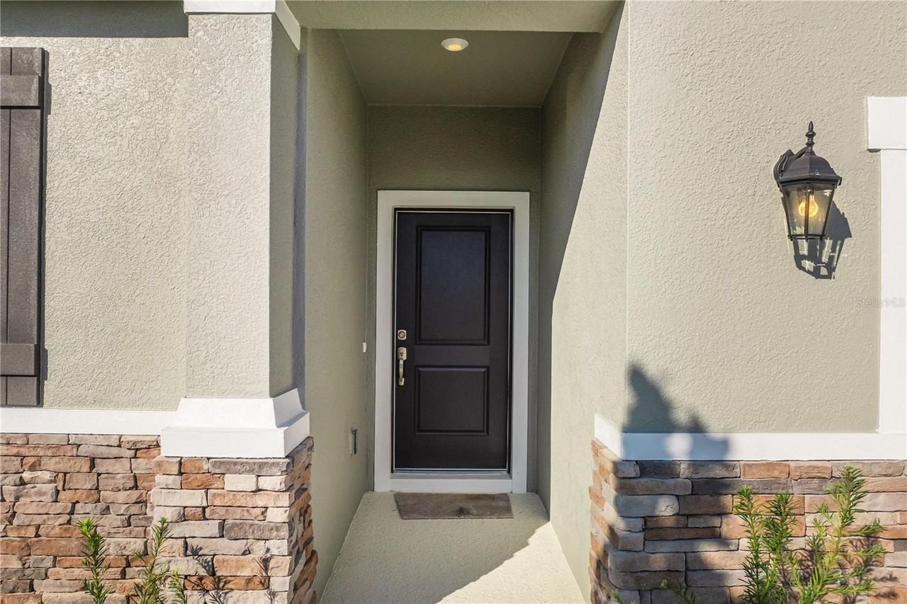 434 Eventide Ave - Photo 3 of 38