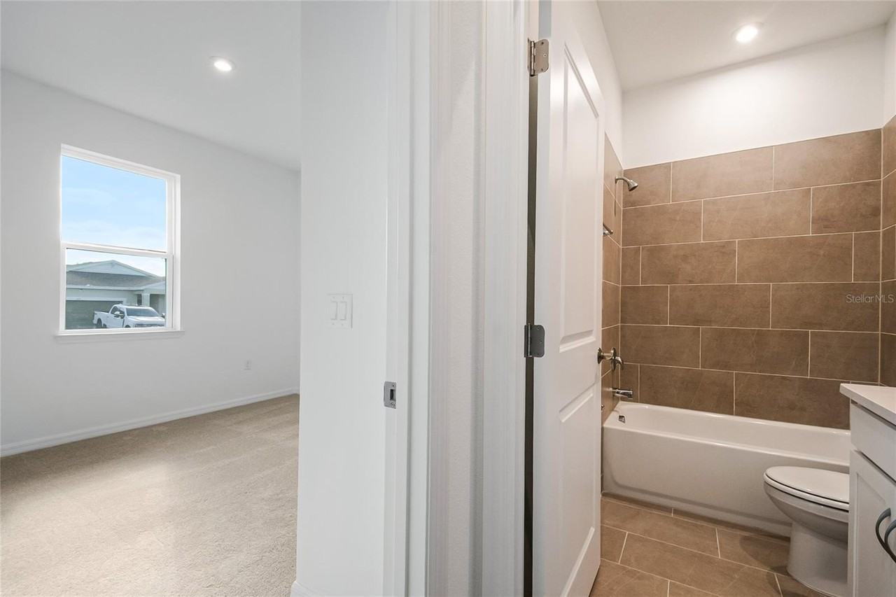 434 Eventide Ave - Photo 7 of 38