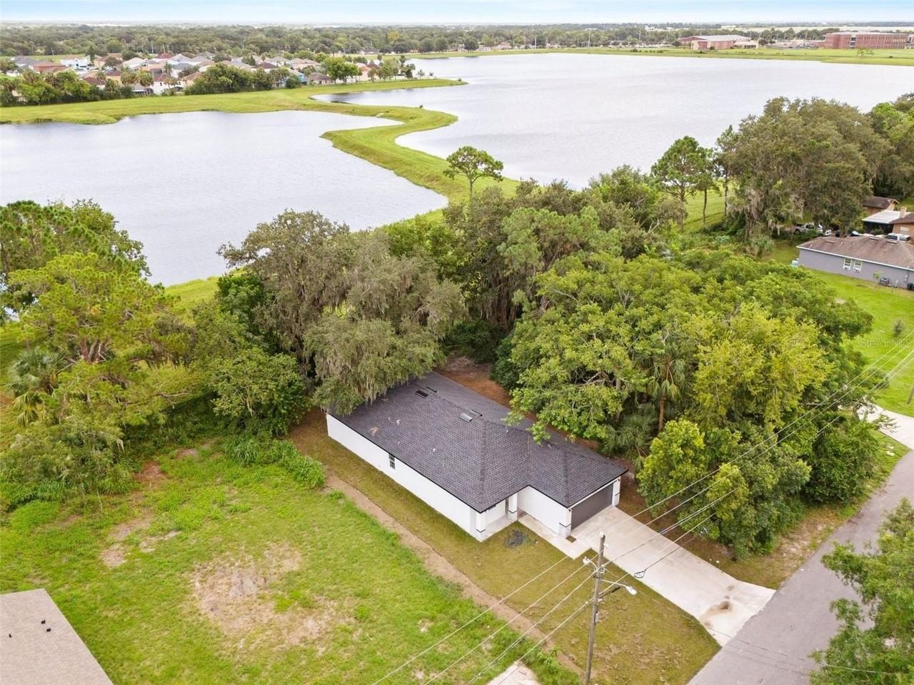 1771 Roseberry Ln - Photo 4 of 50