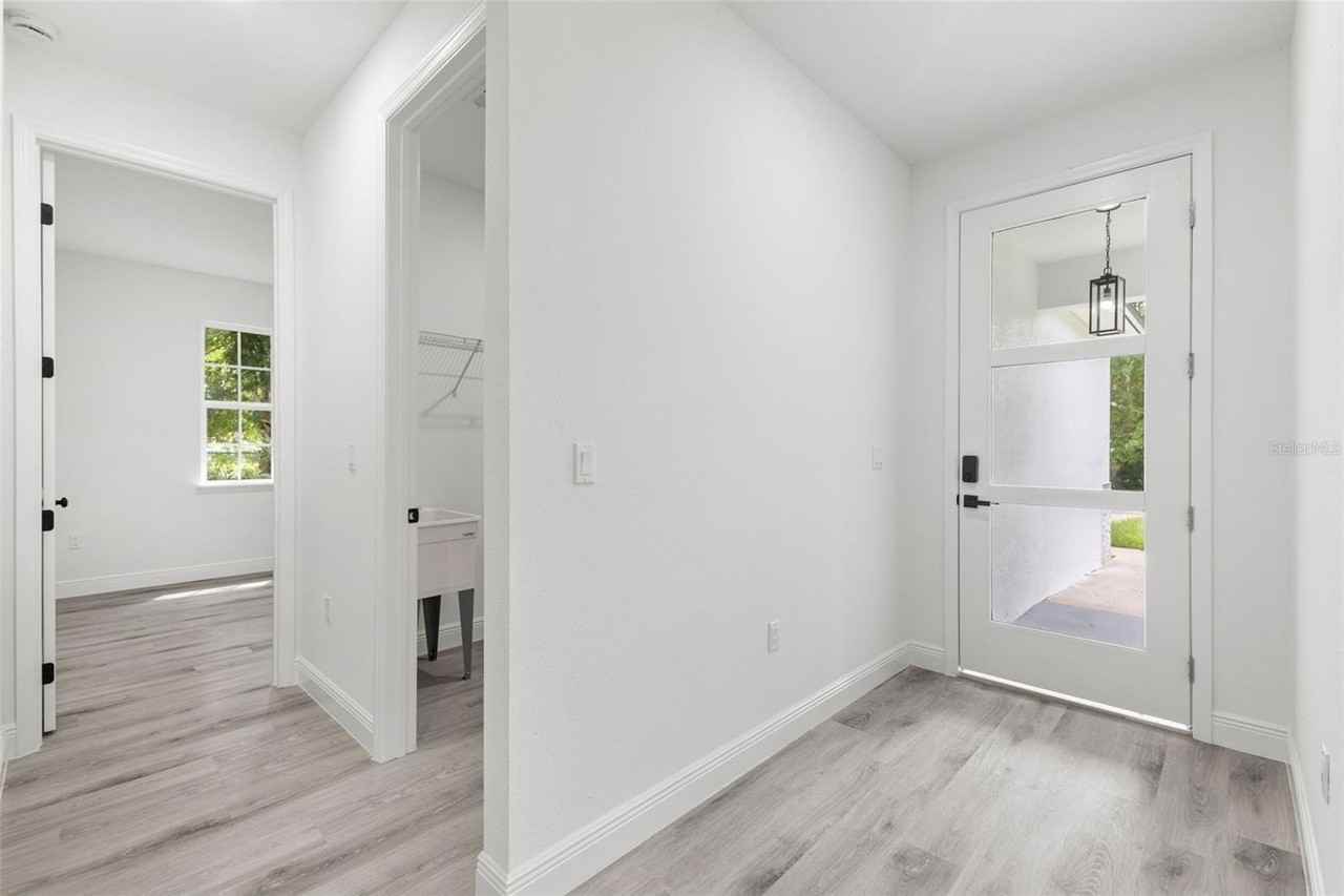 1771 Roseberry Ln - Photo 6 of 50