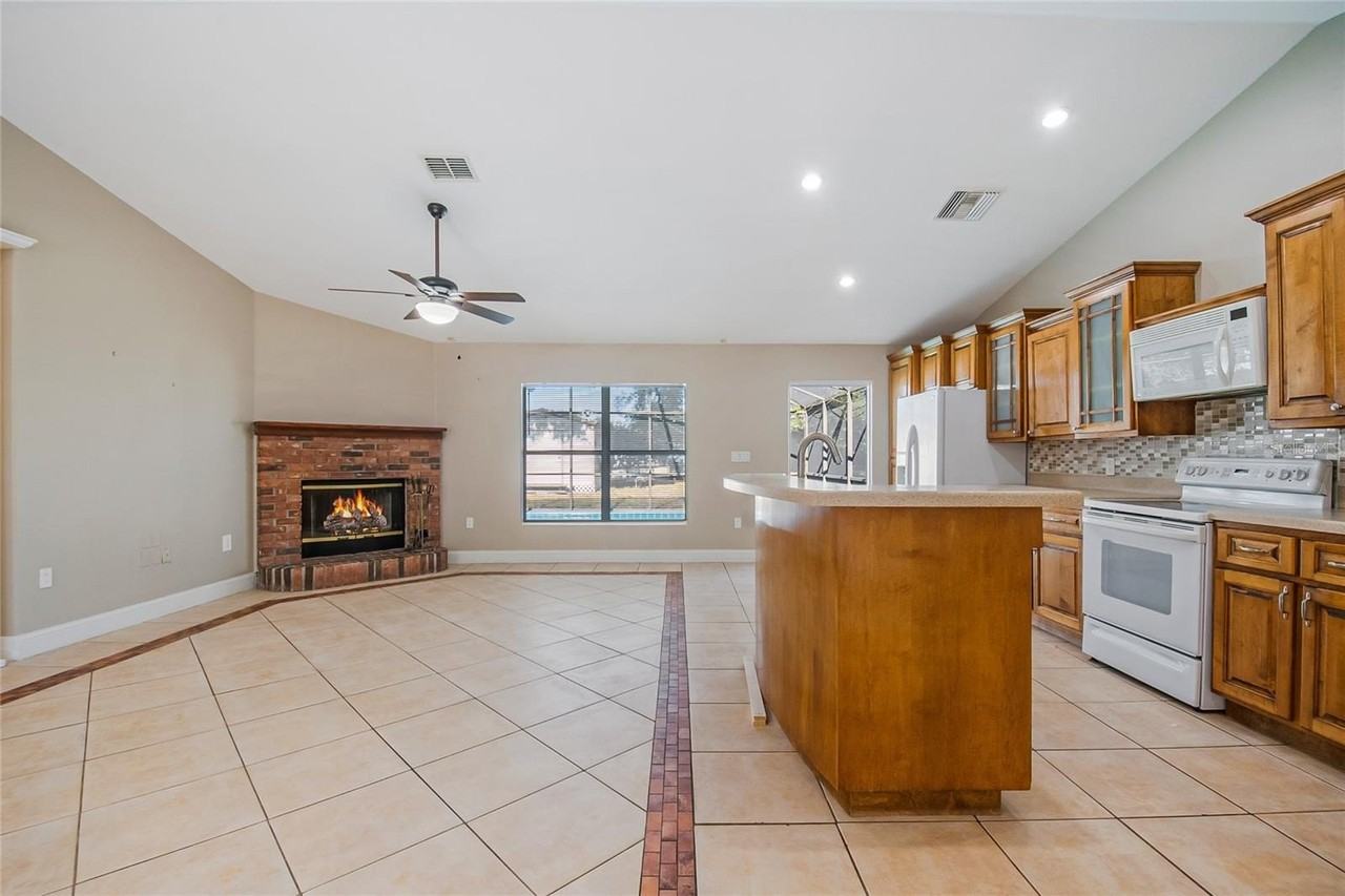 1503 Lund Ave - Photo 4 of 43