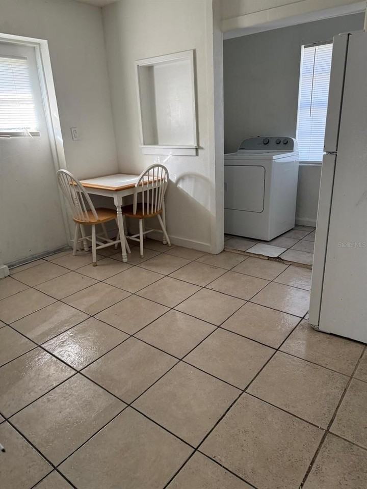 4115 Columbia St - Photo 5 of 16