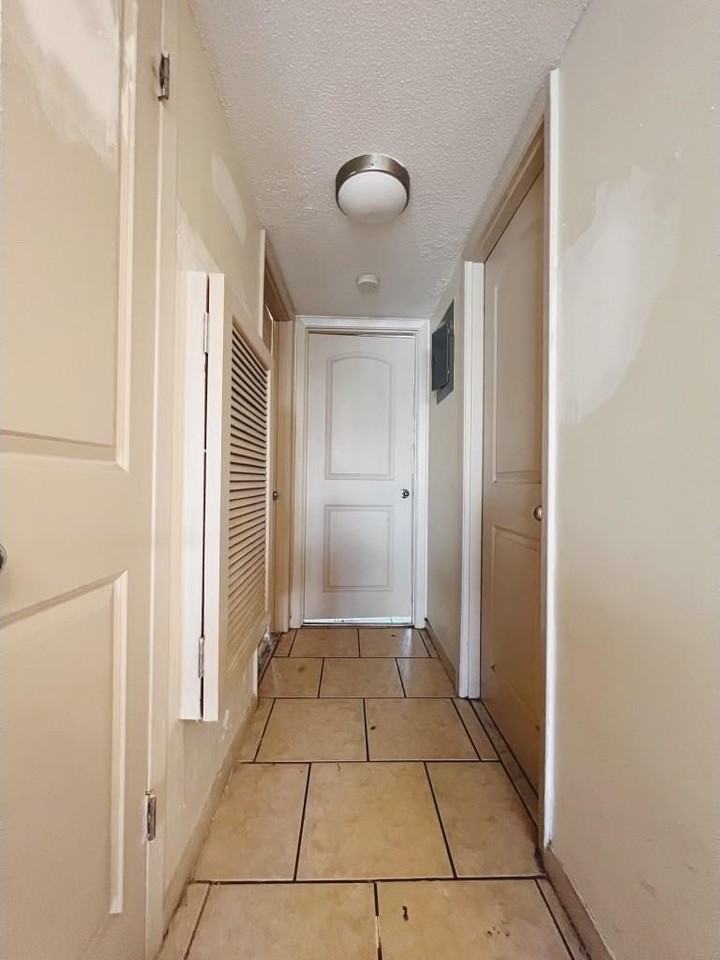 515 S Hyer Ave #1 - Photo 5 of 8