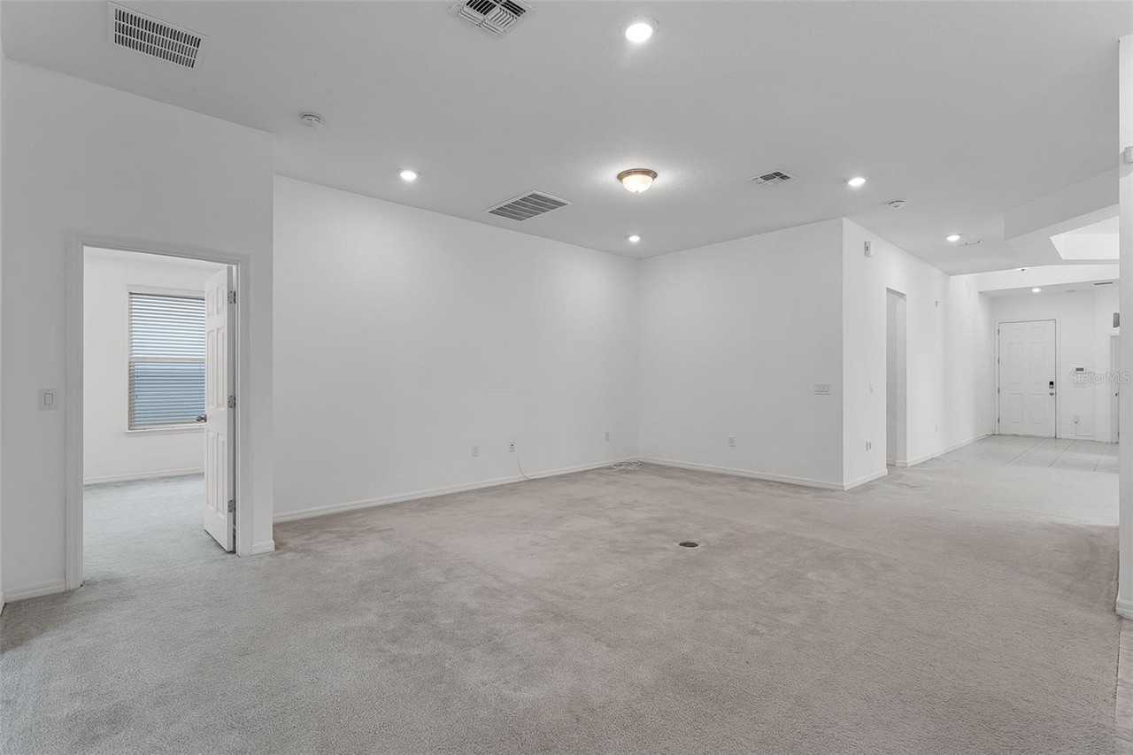 12676 Salomon Cove Dr - Photo 6 of 34