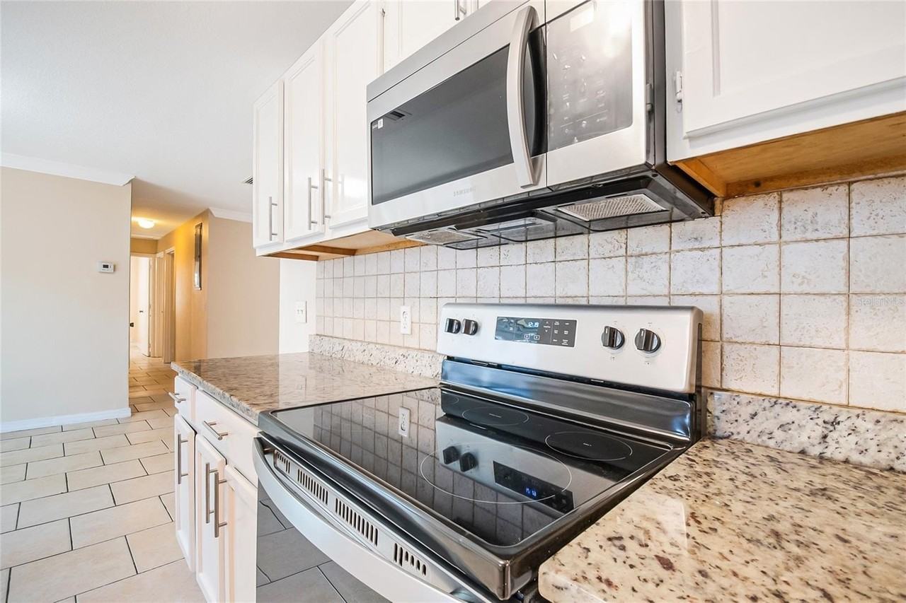 908 Van Lieu St - Photo 3 of 33