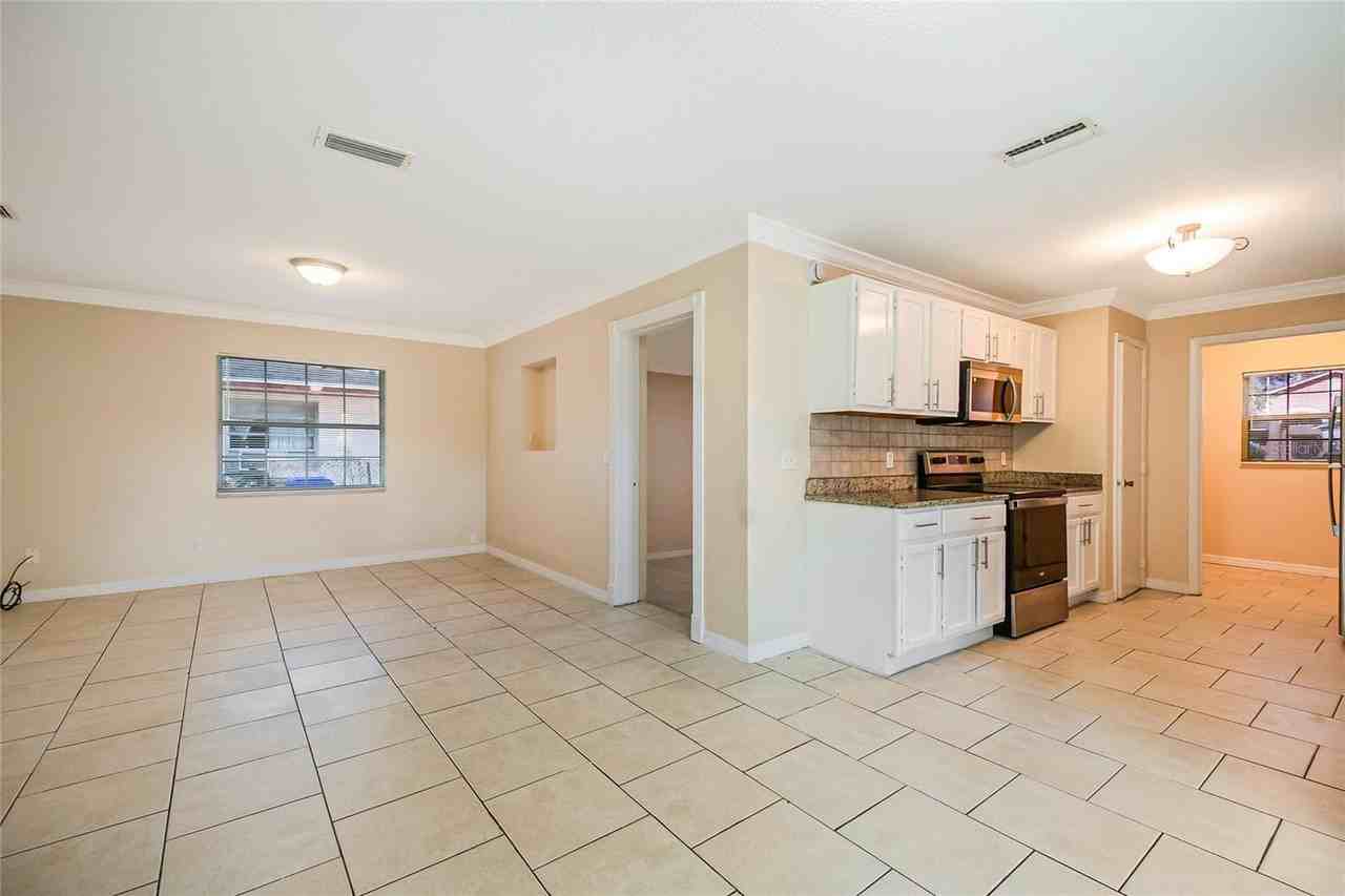 908 Van Lieu St - Photo 5 of 33