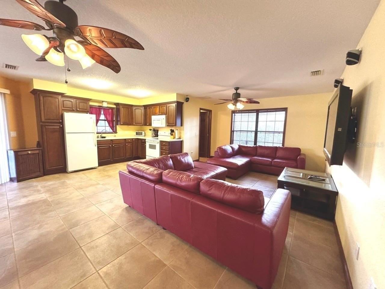 7444 Nw 14th St - Photo 6 of 13