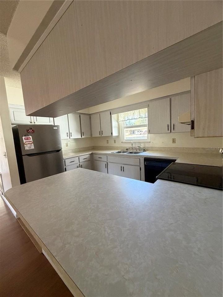 608 Bahia Cir - Photo 3 of 16