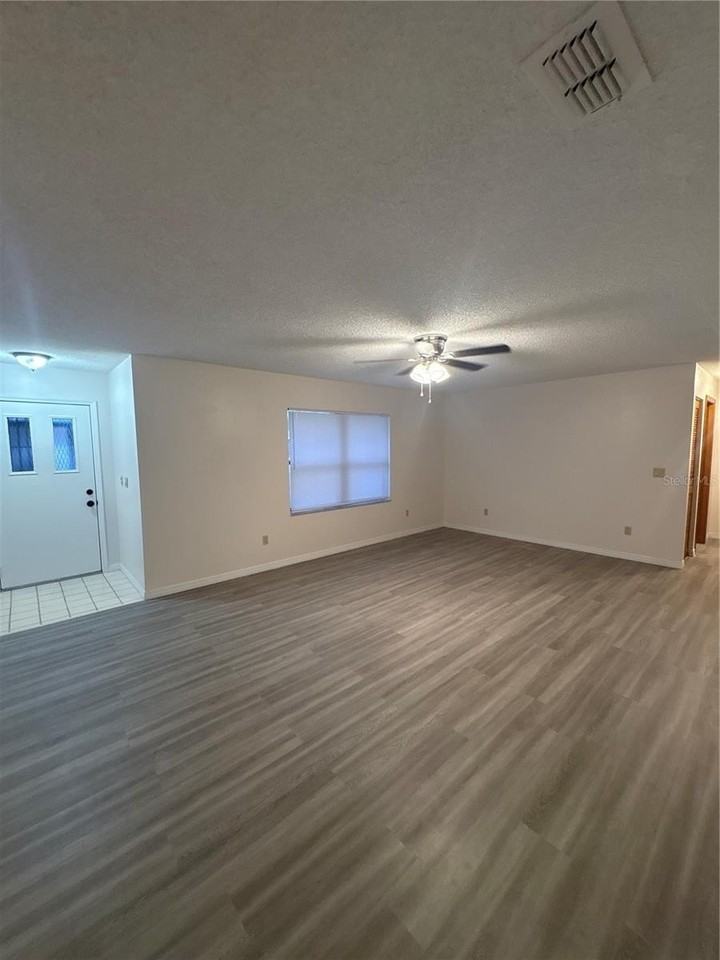 2870 Sw 143rd Place Rd - Photo 2 of 24