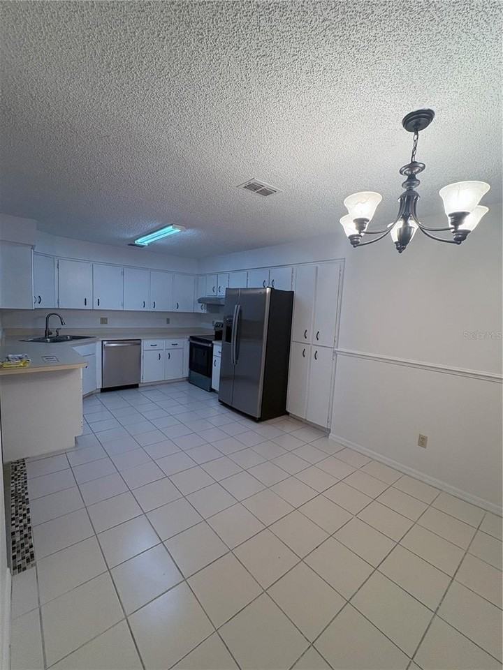 2870 Sw 143rd Place Rd - Photo 7 of 24