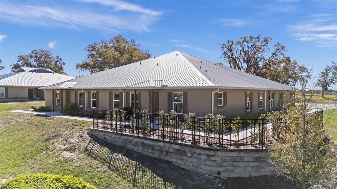 4415 Nw 74th Ter - Photo 4 of 50