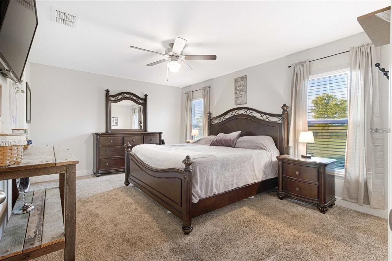 6715 Sw 64th Ave - Photo 6 of 8