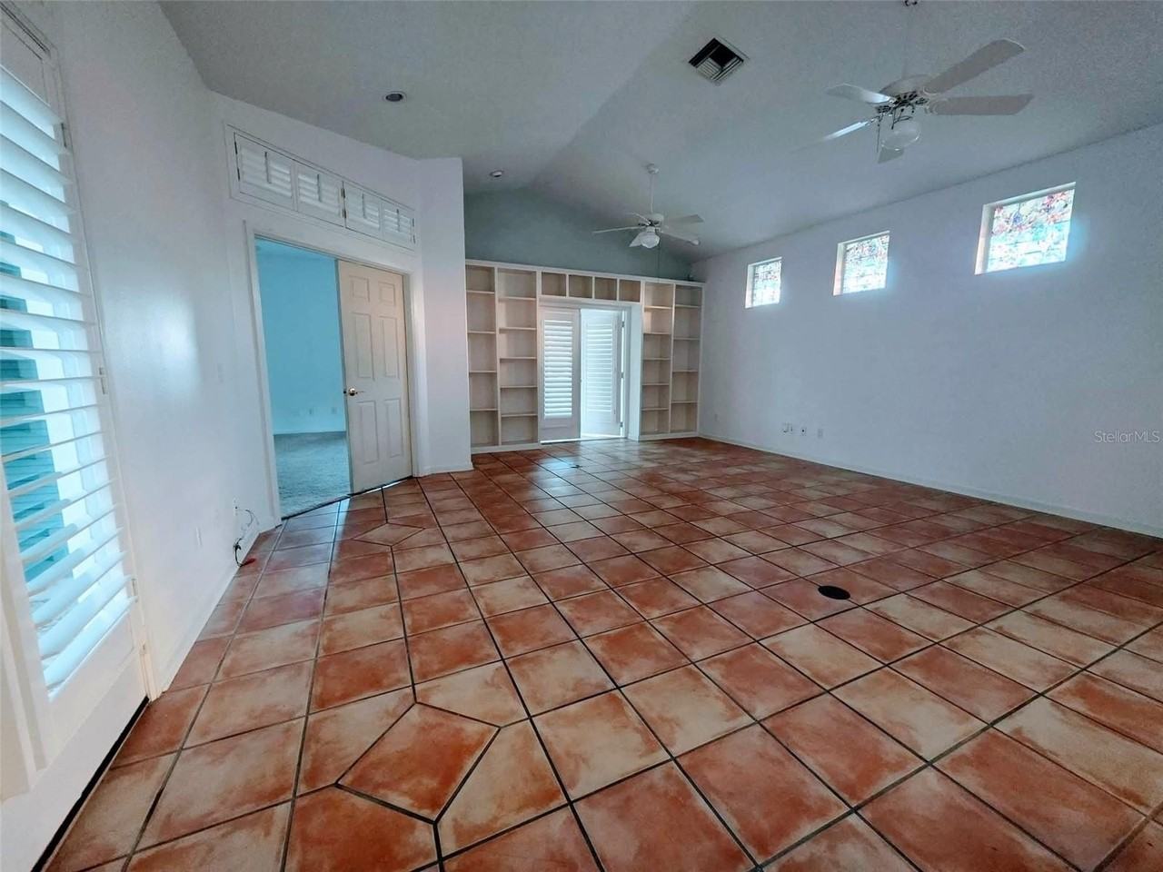 1111 Eastern Way - Photo 2 of 8