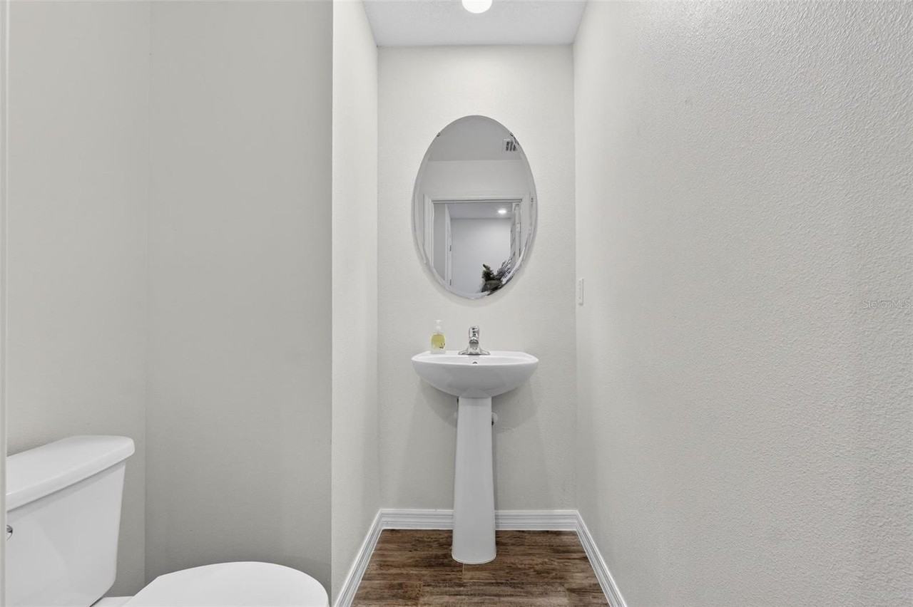 1325 Stockwell Ave - Photo 6 of 30