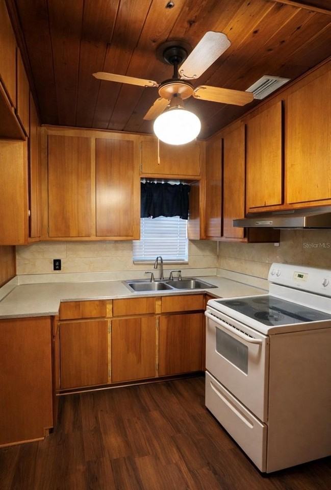 118 E Pine St - Photo 4 of 9