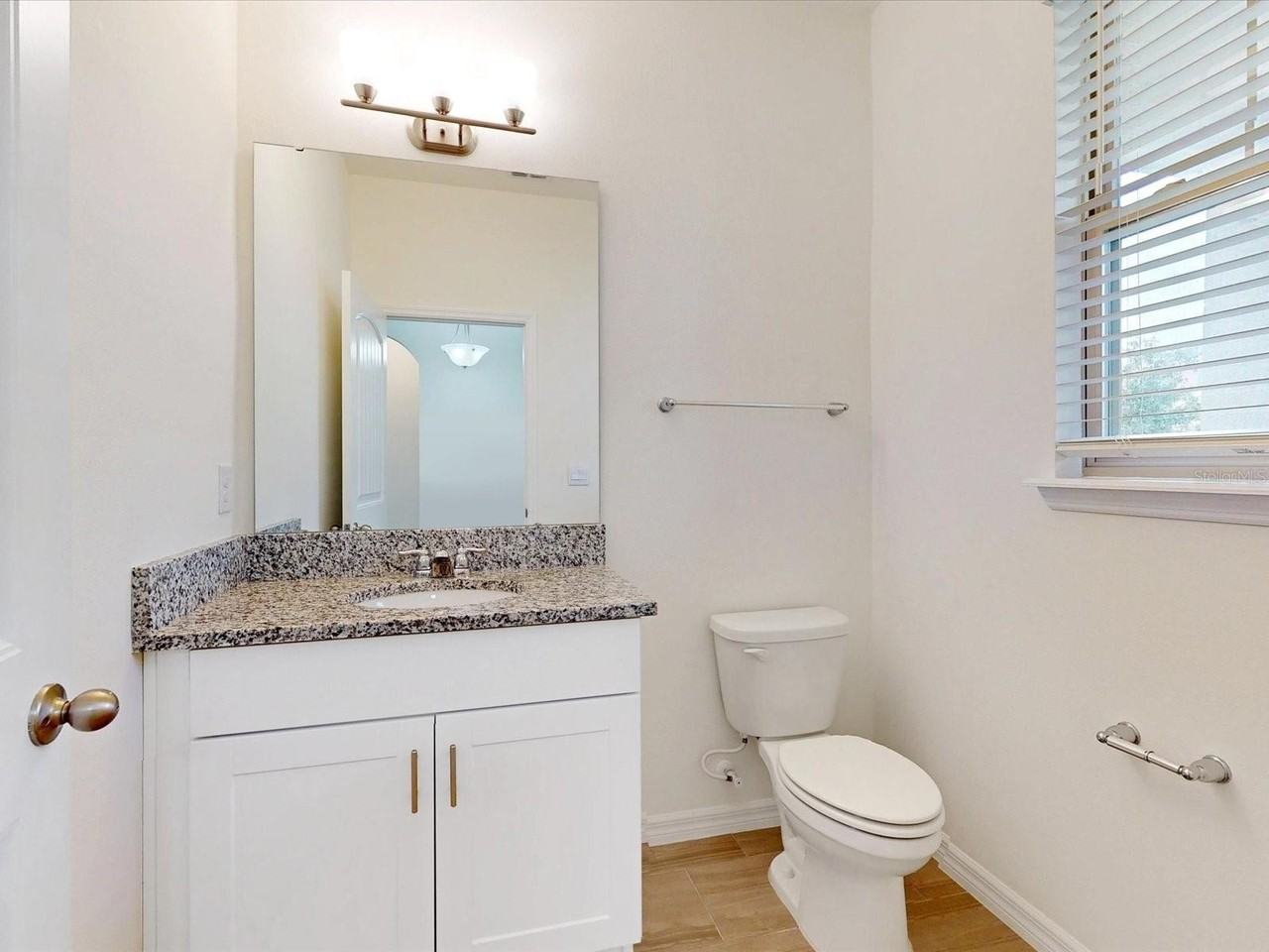 16067 Scarpetta St - Photo 5 of 42