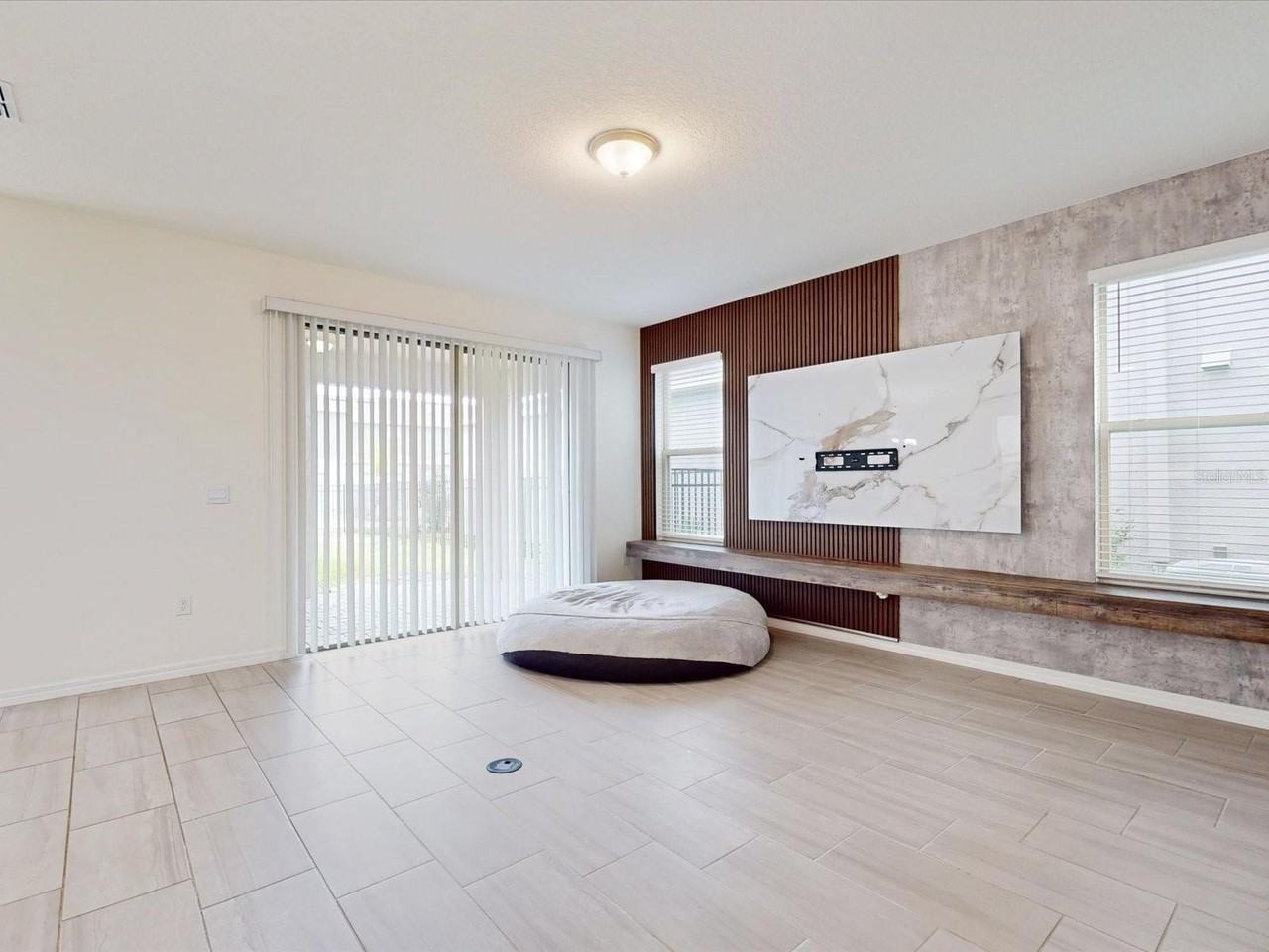 16067 Scarpetta St - Photo 6 of 42