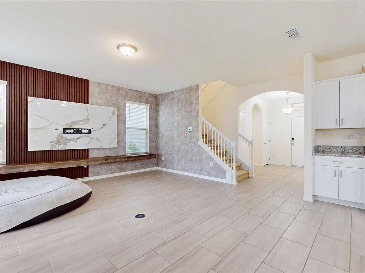 16067 Scarpetta St - Photo 7 of 42