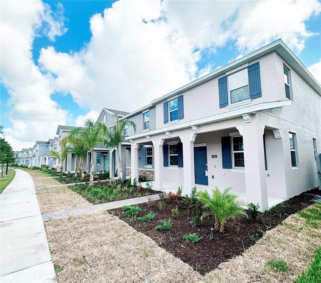 1665 Cross Prairie Pkwy - Photo 2 of 18