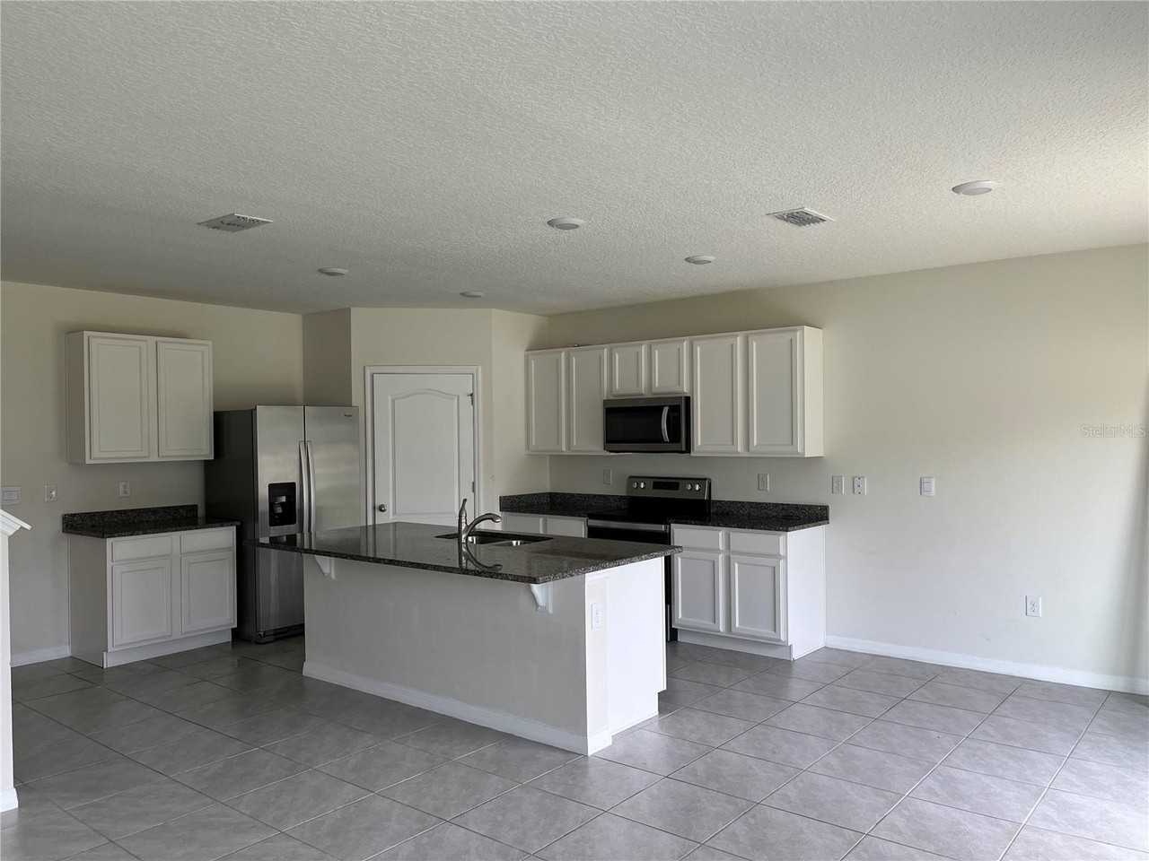 5351 Timberland Ave - Photo 4 of 18