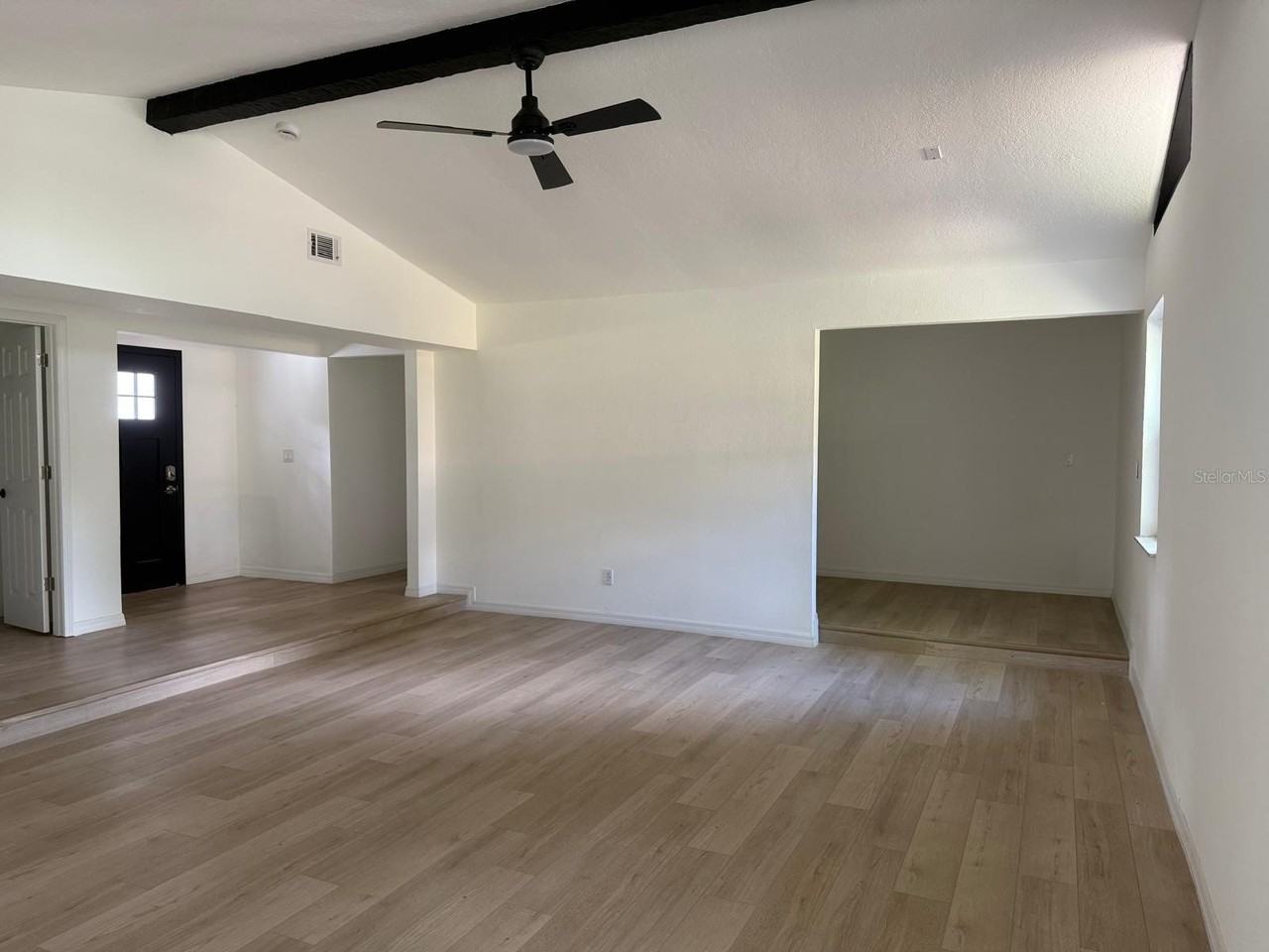 5021 Ne 4th St - Photo 4 of 28