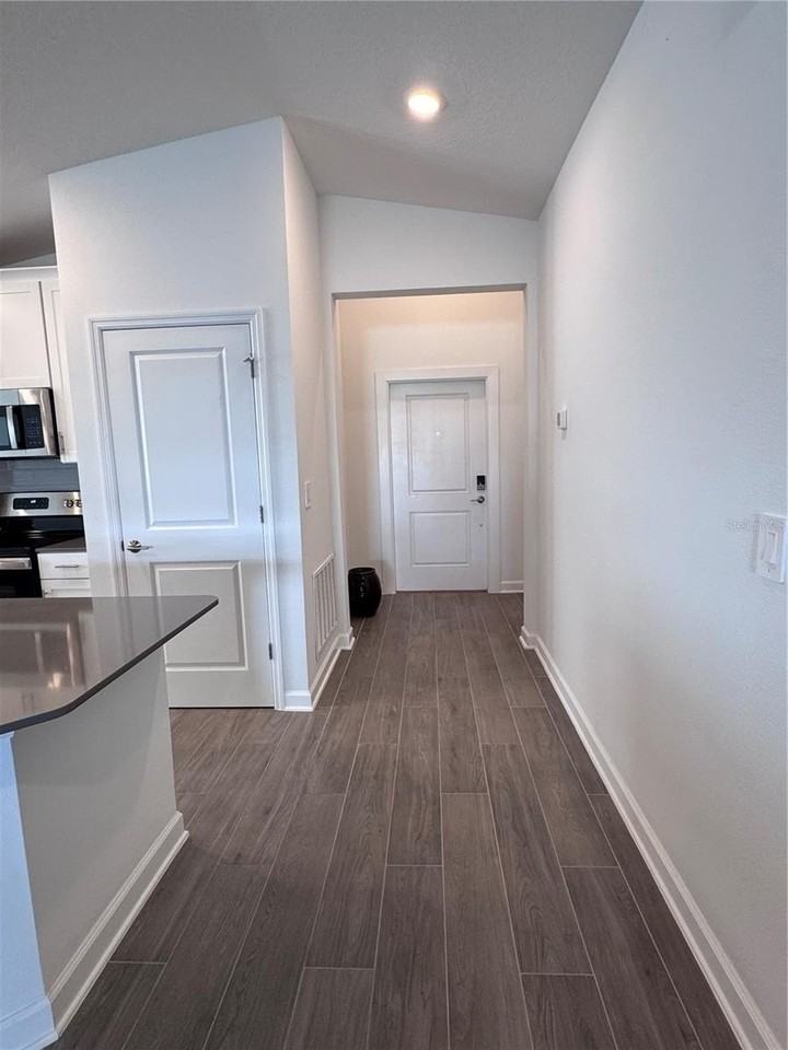 5653 Wood Bridge Pl - Photo 6 of 31