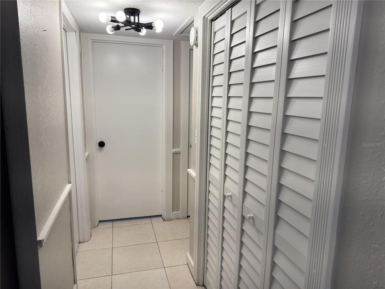 3074 Brookview Ave #B - Photo 4 of 13