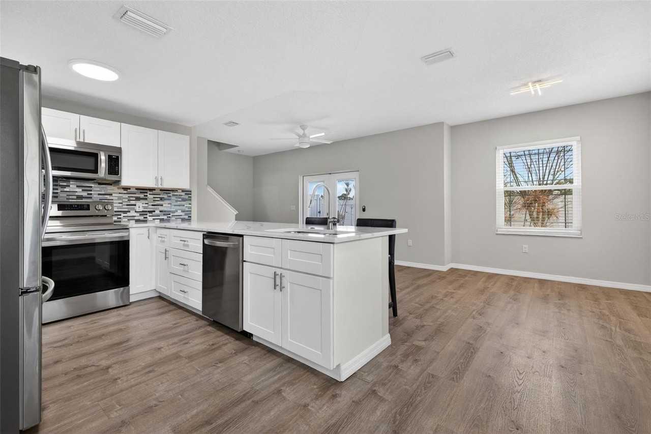 4362 Tyler Cir N - Photo 5 of 35