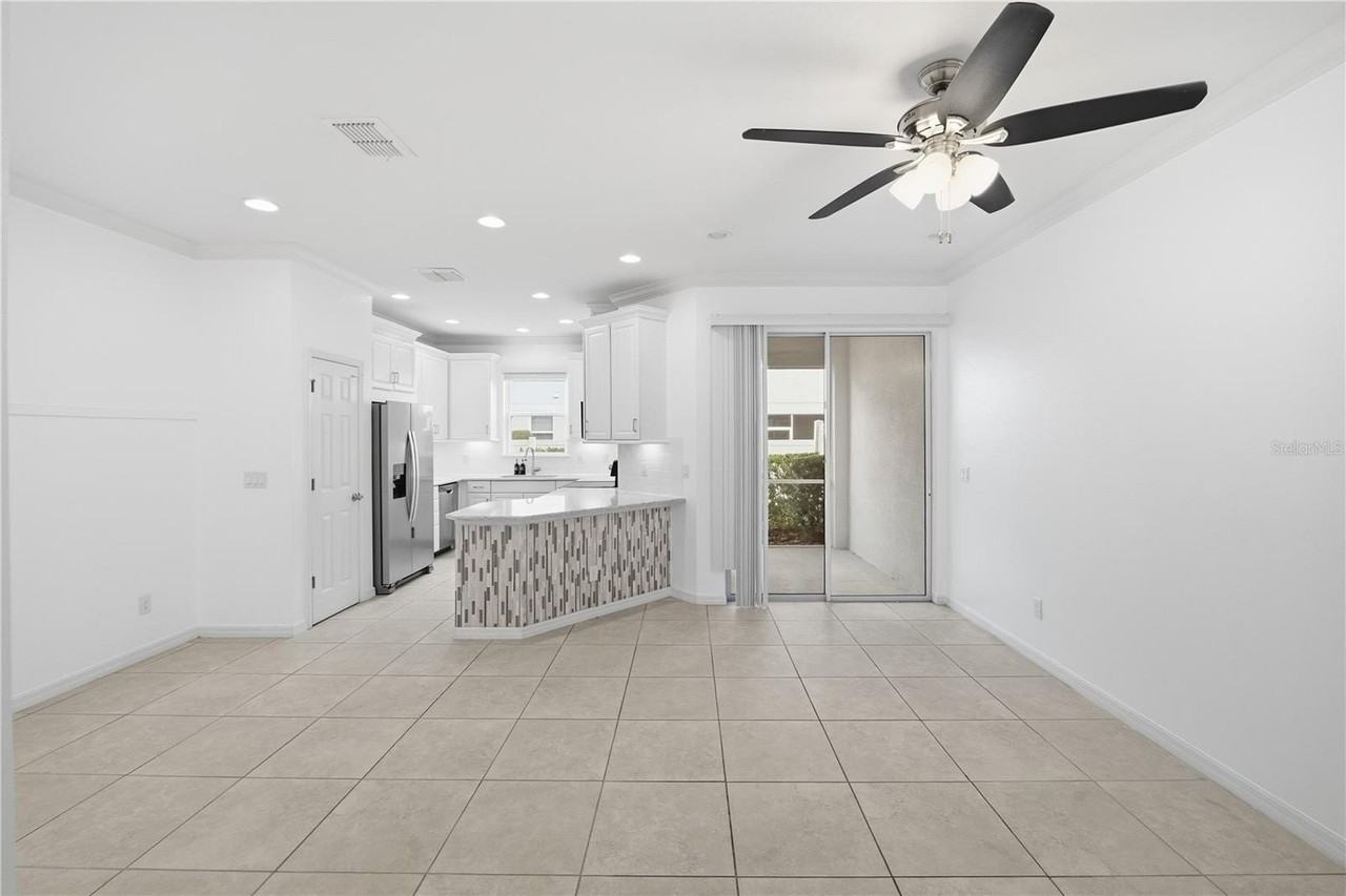 1066 Amber Leaf Trl - Photo 7 of 32