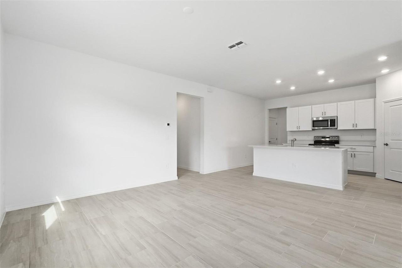 9222 SCOUTER BEE PLACE - Photo 7 of 33