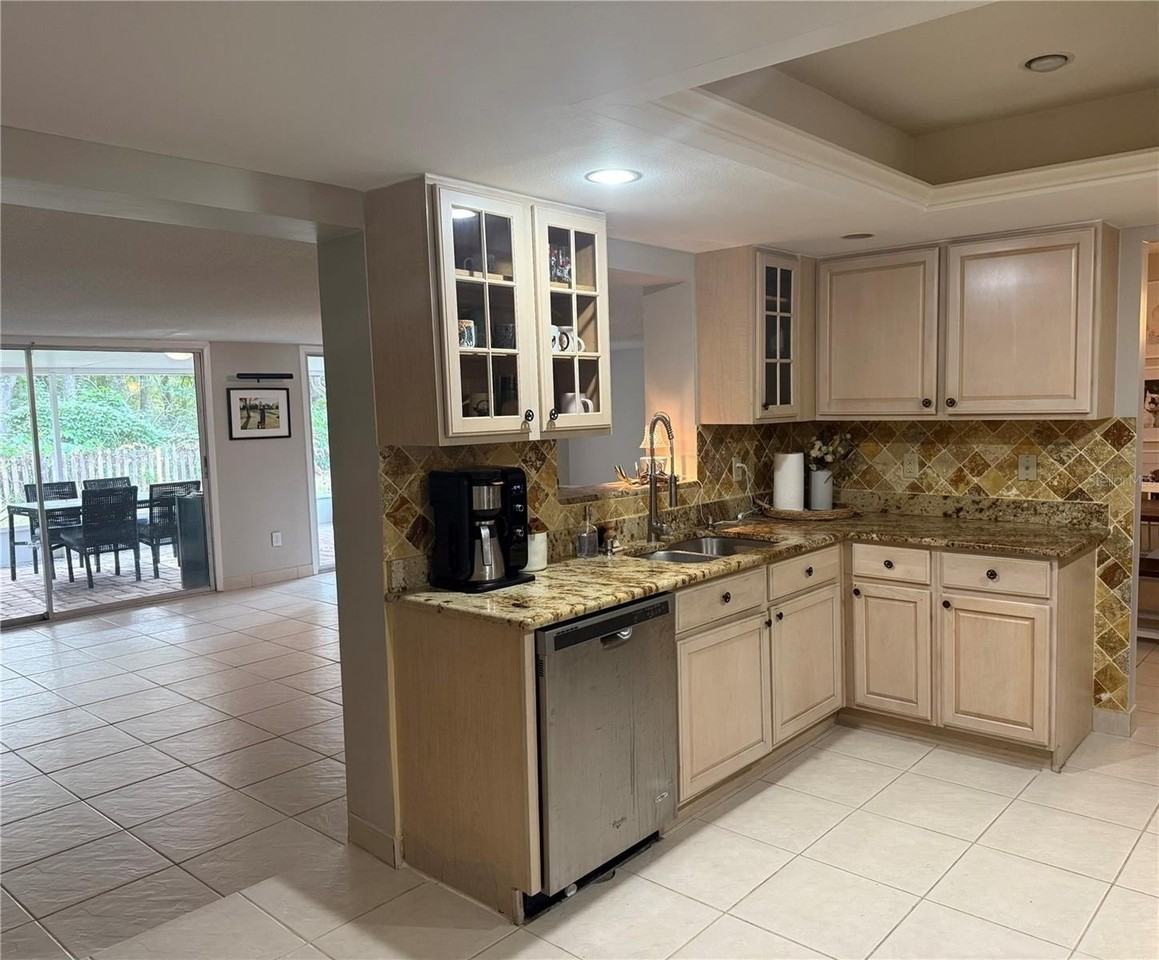 5488 Carrollwood Meadows Dr - Photo 6 of 22