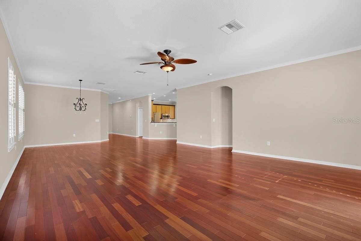 6107 Gannetdale Dr - Photo 7 of 34