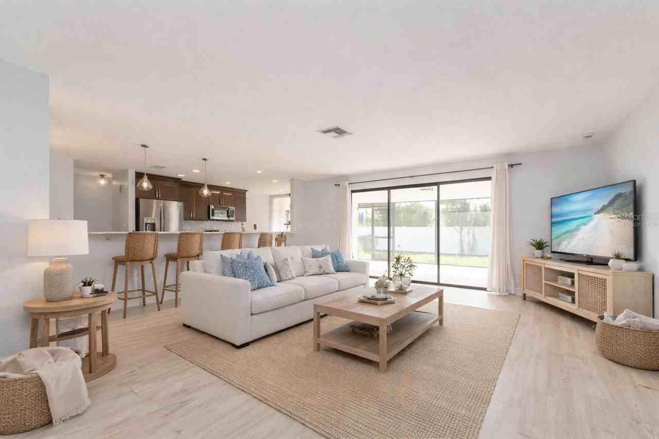 110 17th St - Photo 3 of 34