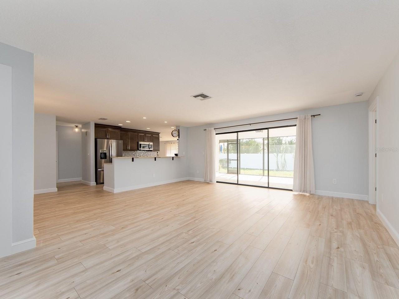 110 17th St - Photo 4 of 34