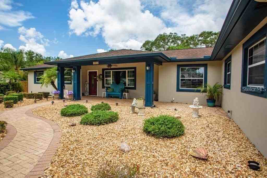 12802 N 53rd St - Photo 4 of 38